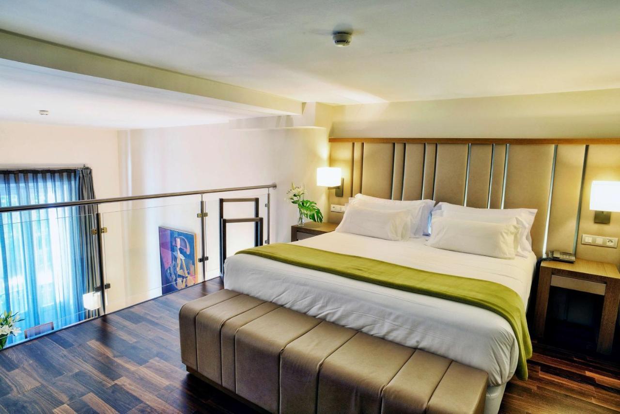 Nh Collection Madrid Palacio De Tepa Exterior photo Suite