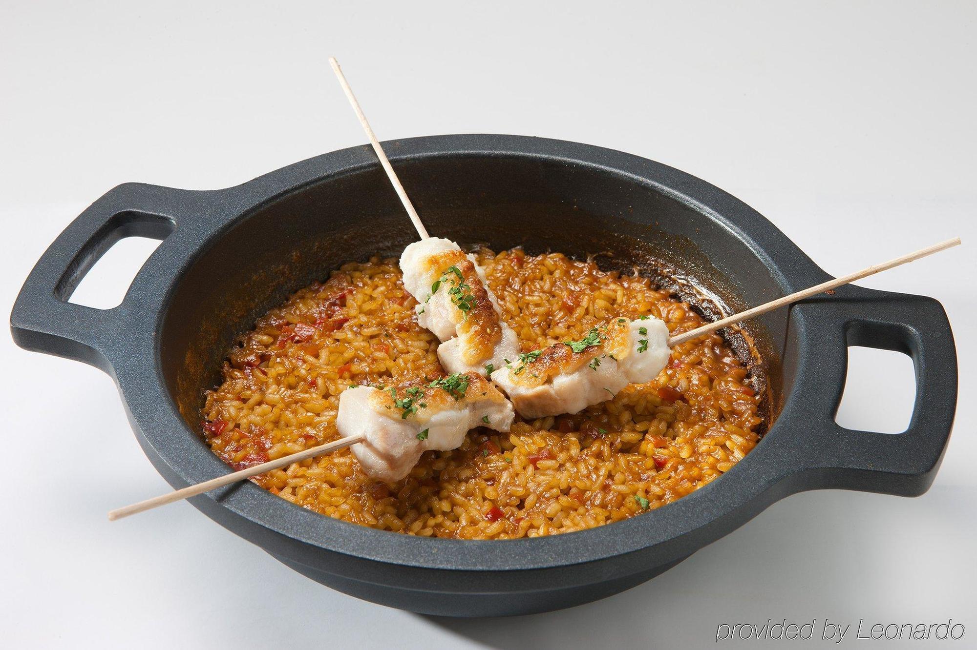 Nh Collection Madrid Palacio De Tepa Exterior photo A typical tapa