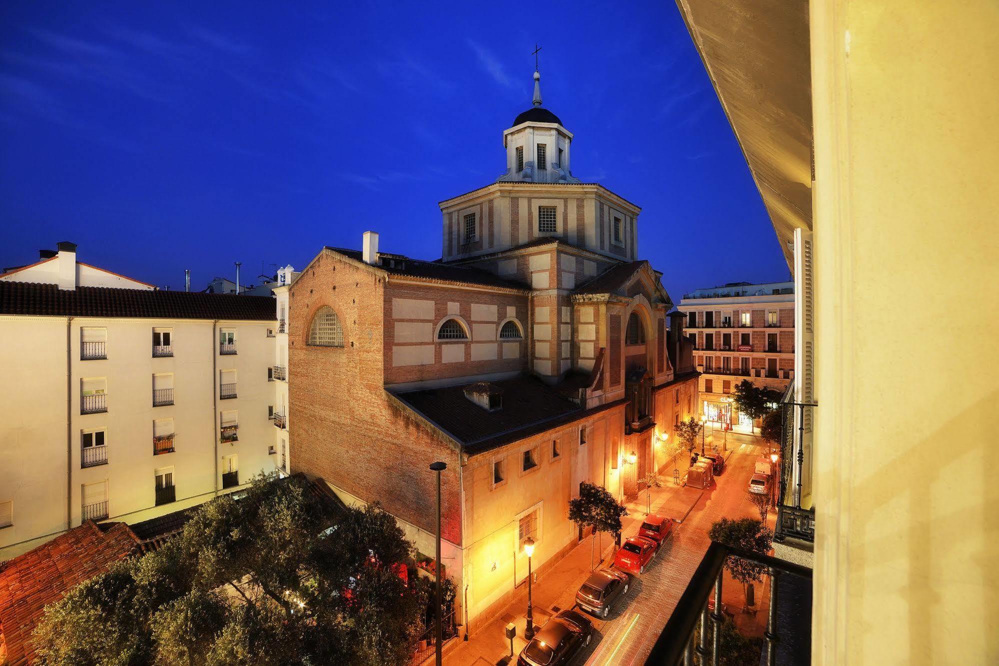 Nh Collection Madrid Palacio De Tepa Exterior photo The church of San Lorenzo