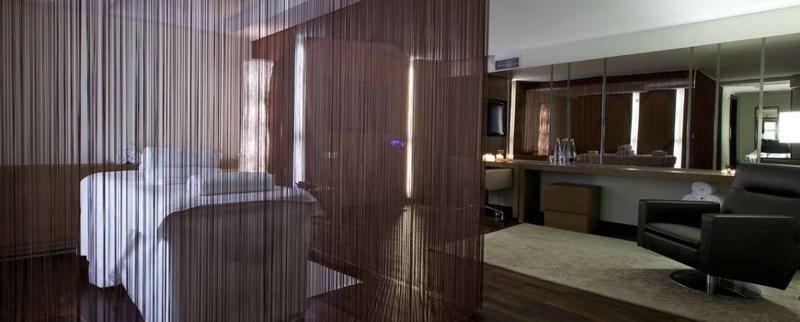 Nh Collection Madrid Palacio De Tepa Exterior photo A room divider